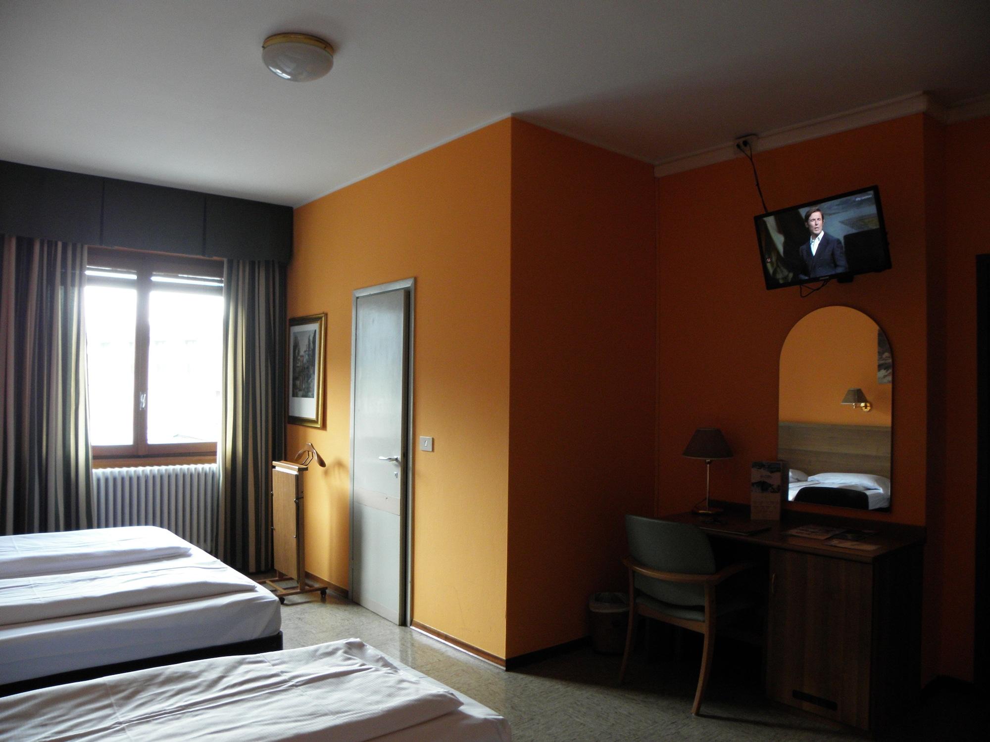 Hotel Corona Tirano Esterno foto