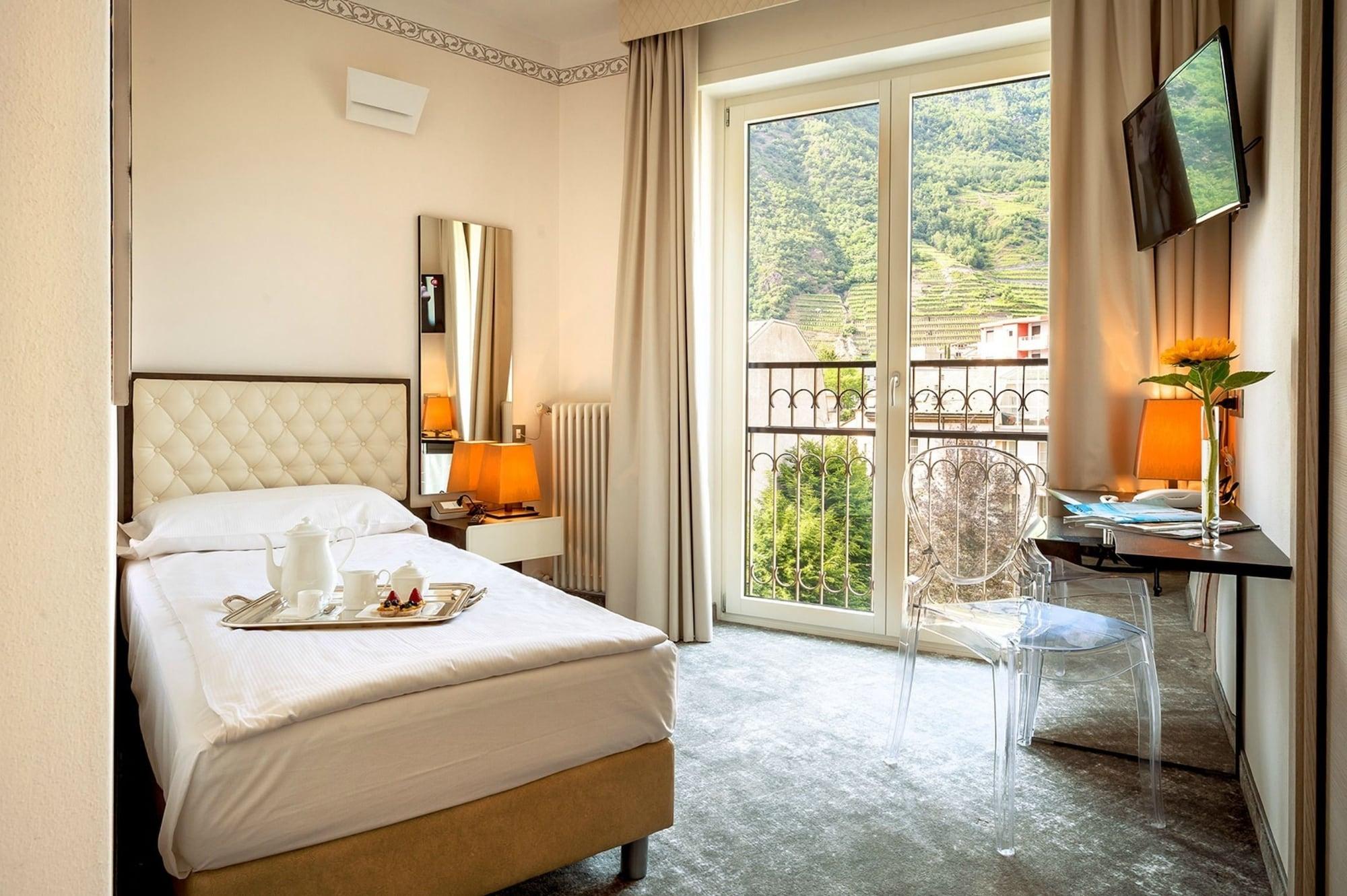 Hotel Corona Tirano Esterno foto