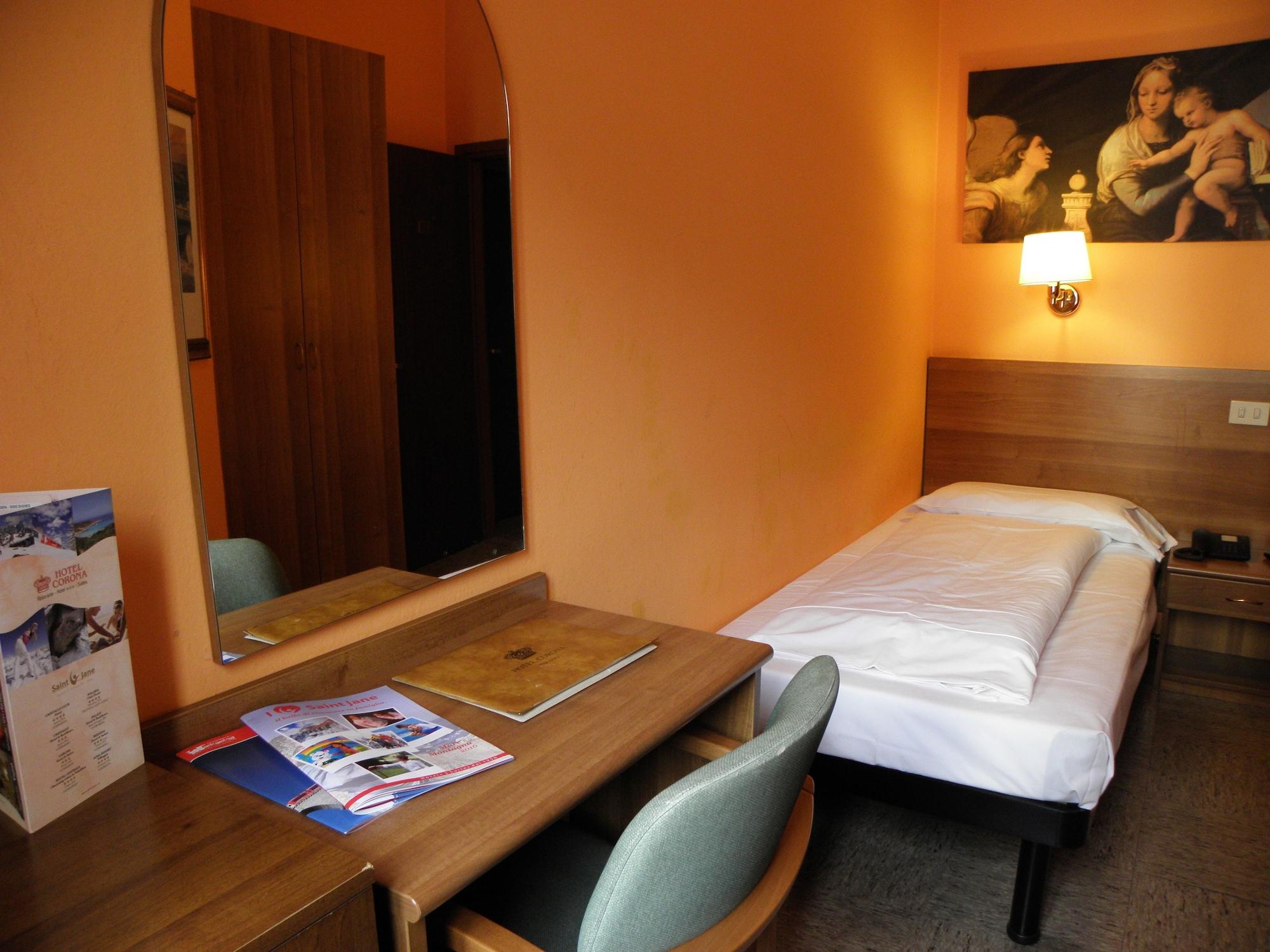 Hotel Corona Tirano Esterno foto