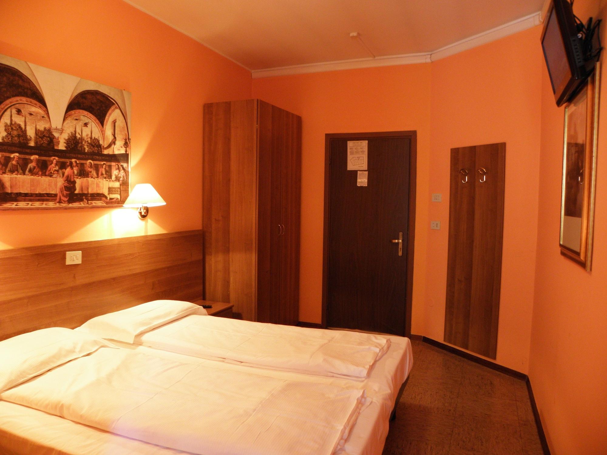 Hotel Corona Tirano Esterno foto