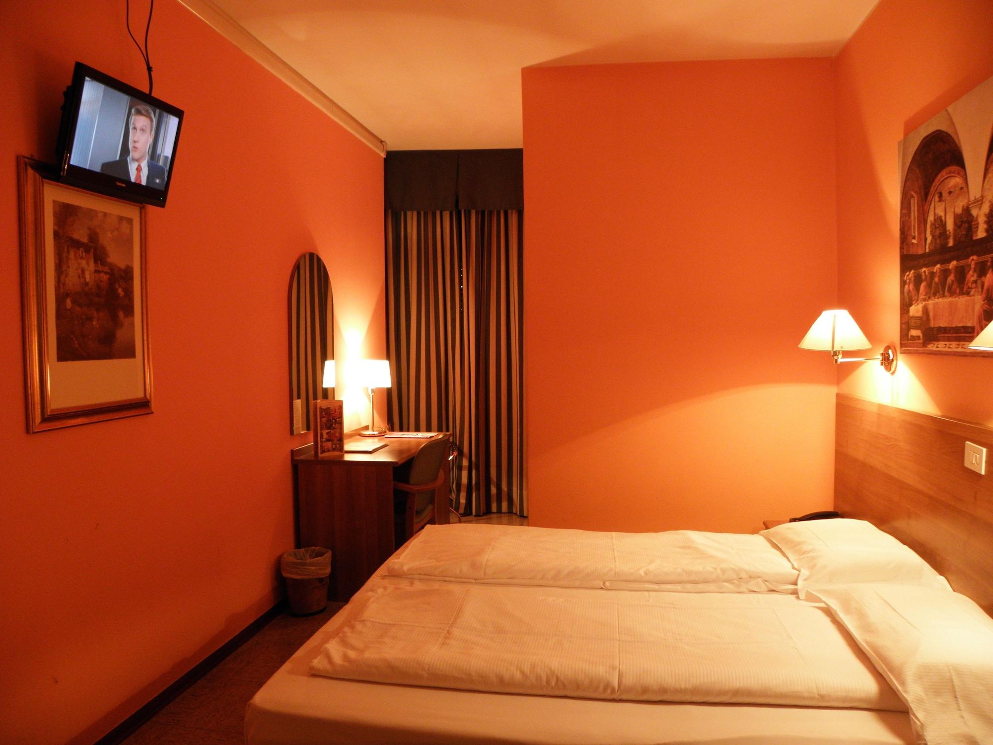 Hotel Corona Tirano Esterno foto