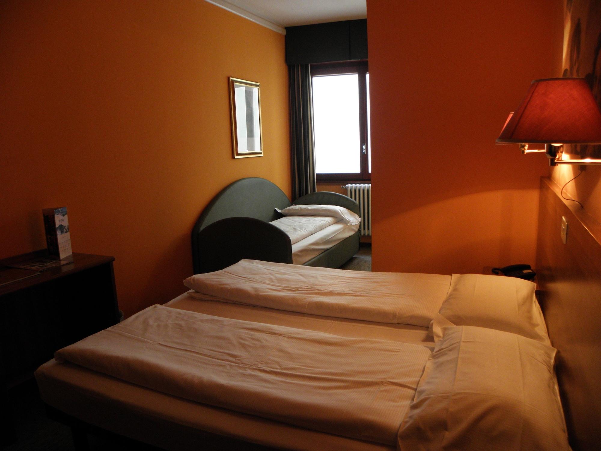 Hotel Corona Tirano Esterno foto