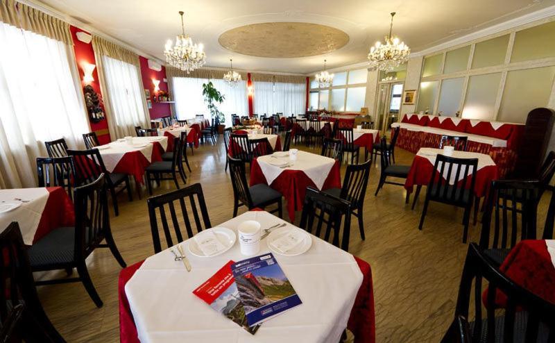 Hotel Corona Tirano Esterno foto