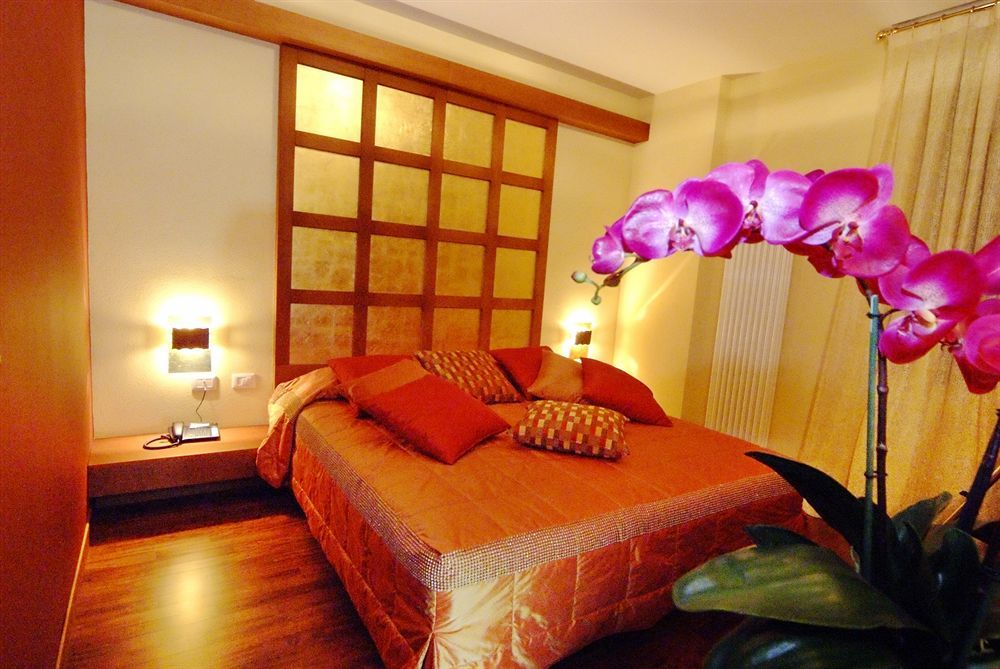Hotel Corona Tirano Esterno foto
