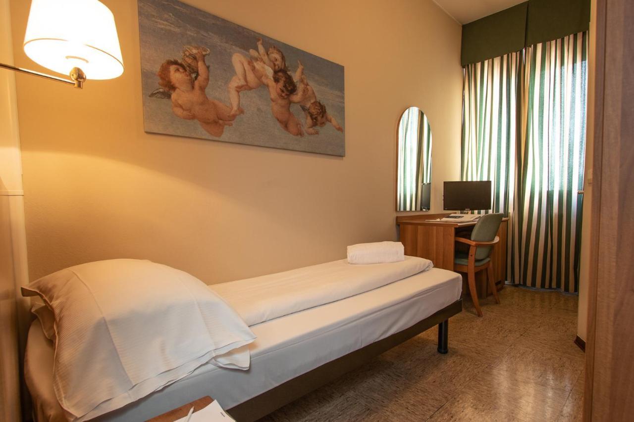 Hotel Corona Tirano Esterno foto