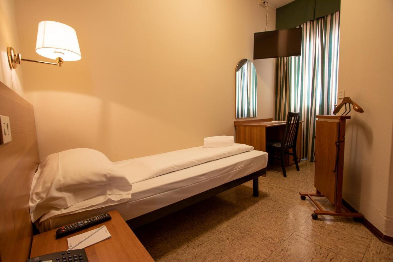 Hotel Corona Tirano Esterno foto