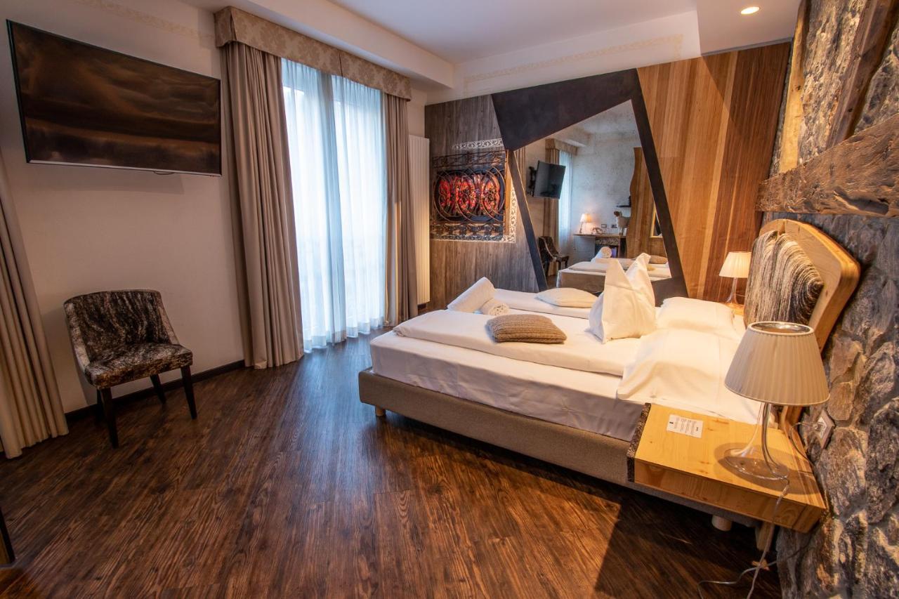Hotel Corona Tirano Esterno foto